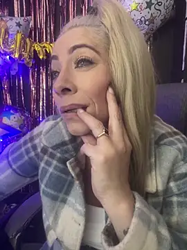 viktoria davis  online show from 12-19-25, 11:34