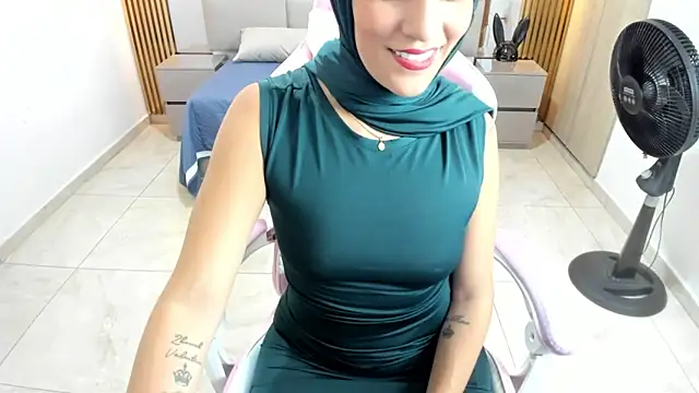 Zulema hamdi online show from 02-14-25, 03:47