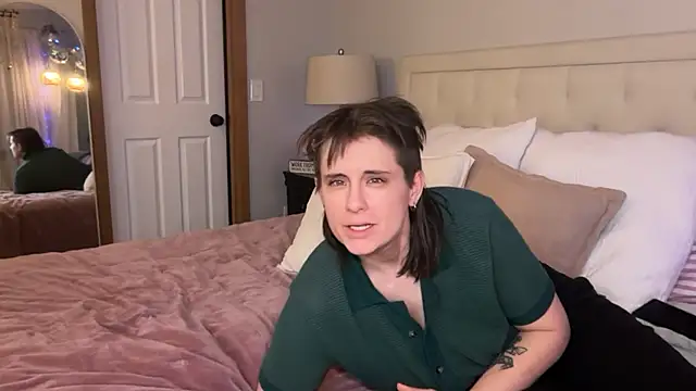 Officiallyonlytams online show from 01-10-26, 05:42