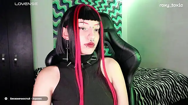 roxy toxic online show from 03-06-25, 03:46