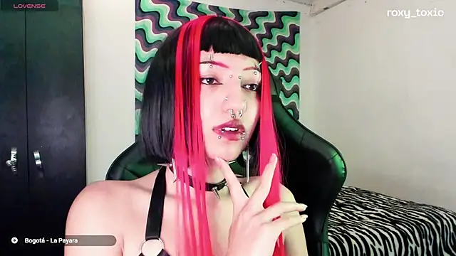 roxy toxic online show from 03-11-25, 01:48