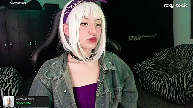 roxy toxic online show from 10-08-25, 01:36