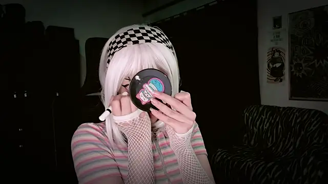 roxy toxic online show from 04-09-26, 12:54