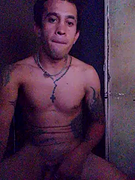 Snapshot of EstebanAkyLu chatting on 02-22-25, 10:18 EstebanAkyLu online show from 02-22-25, 10:18