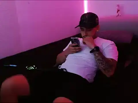 Snapshot of Lliam_2 chatting on 01-26-25, 03:58 Lliam 2 online show from 01-26-25, 03:58