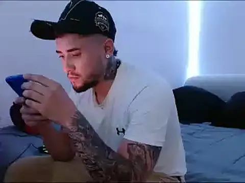 Snapshot of Lliam_2 chatting on 02-01-25, 06:51 Lliam 2 online show from 02-01-25, 06:51