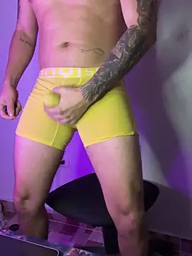 Snapshot of Lliam_2 chatting on 02-07-25, 11:01 Lliam 2 online show from 02-07-25, 11:01