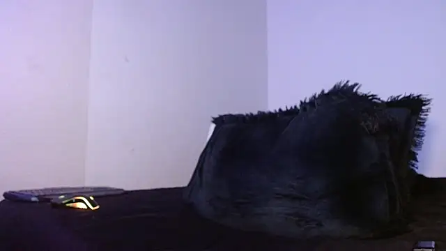 Snapshot of Lliam_2 chatting on 10-13-25, 02:22 Lliam 2 online show from 10-13-25, 02:22