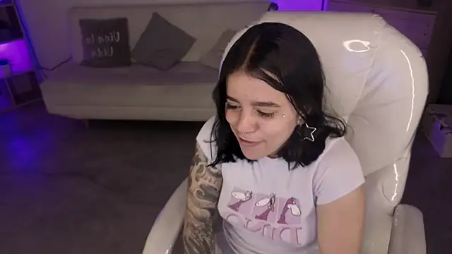 Nicole Foxx  online show from 01-09-26, 07:04