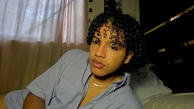 Snapshot of DanteAndKyle chatting on 08-04-26, 12:41 DanteAndKyle online show from 08-04-26, 12:41