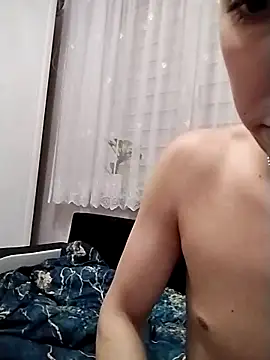 Snapshot of Pesos17 chatting on 10-28-25, 06:43 Pesos17 online show from 10-28-25, 06:43