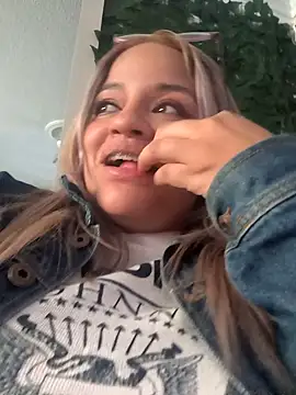 victoria  floyd online show from 11-17-25, 10:15