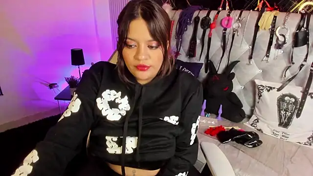 victoria  floyd online show from 01-10-26, 01:35