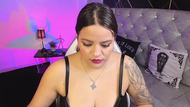 victoria  floyd online show from 02-07-26, 02:54