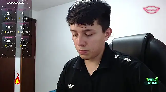 Snapshot of Alan_red chatting on 03-22-25, 02:27 Alan red online show from 03-22-25, 02:27