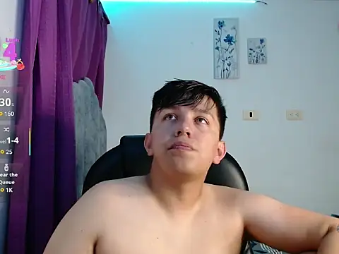 Snapshot of Alan_red chatting on 11-12-25, 01:17 Alan red online show from 11-12-25, 01:17