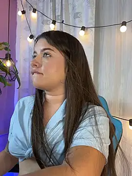 Snapshot of Lia_little18 chatting on 05-21-26, 08:05 Lia little18 online show from 05-21-26, 08:05