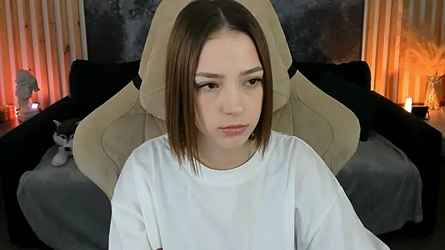 PamBeesly online show from 10-28-25, 08:40