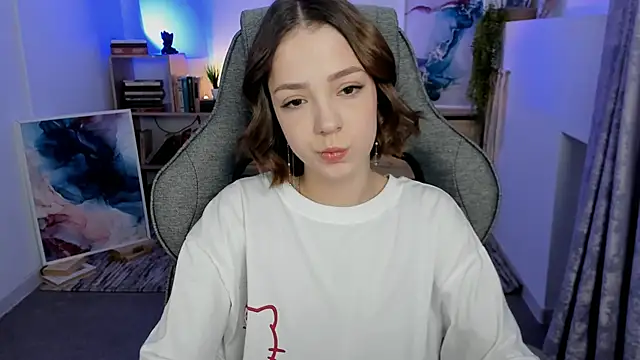 PamBeesly online show from 11-04-25, 08:35