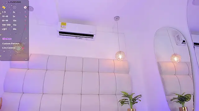 AnthonelaRusso  online show from 03-08-25, 08:55