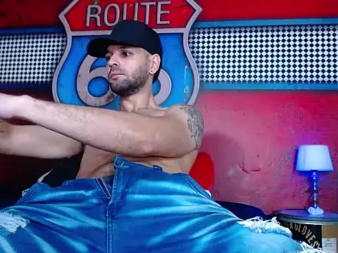 Snapshot of Cristian_white chatting on 03-21-25, 11:12 Cristian white online show from 03-21-25, 11:12