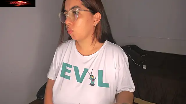 brithany olson25 online show from 01-27-25, 05:25