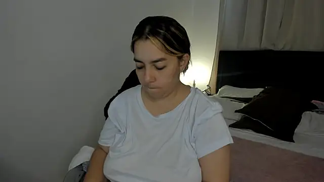 Snapshot of brithany_olson25 chatting on 02-15-26, 05:20 brithany olson25 online show from 02-15-26, 05:20