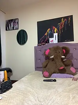 Snapshot of Emmie_Hot chatting on 11-07-25, 12:05 Emmie Hot online show from 11-07-25, 12:05