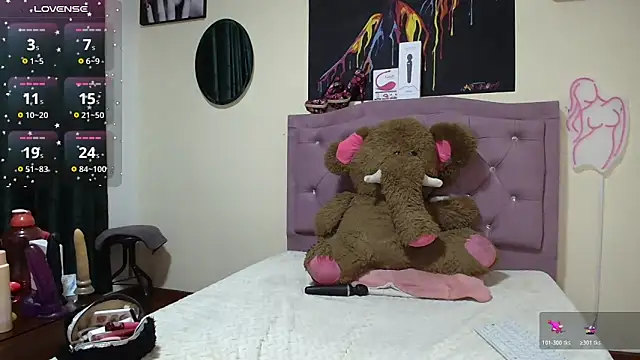 Emmie Hot online show from 12-20-25, 12:34