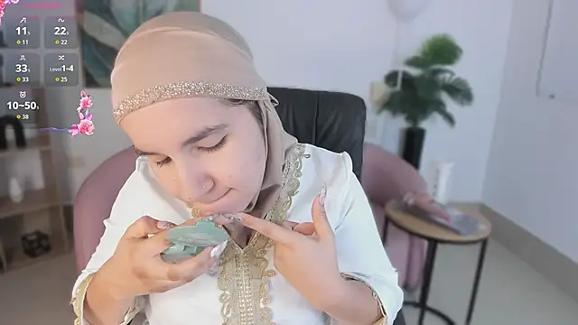 Ayha khalaf online show from 09-26-25, 01:09