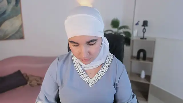 Ayha khalaf online show from 10-21-25, 01:17