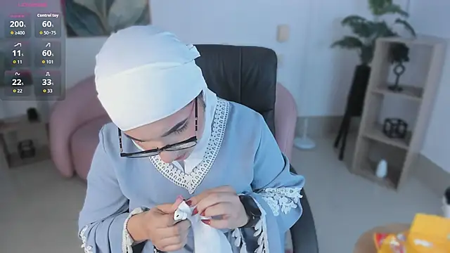 Ayha khalaf online show from 11-06-25, 01:17