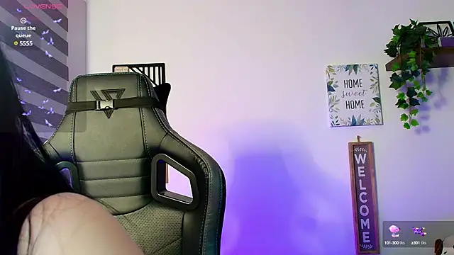 Snapshot of love_sharol_ chatting on 02-24-25, 01:02 love sharol online show from 02-24-25, 01:02