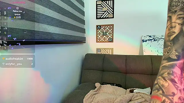 Snapshot of love_sharol_ chatting on 03-18-25, 03:20 love sharol online show from 03-18-25, 03:20