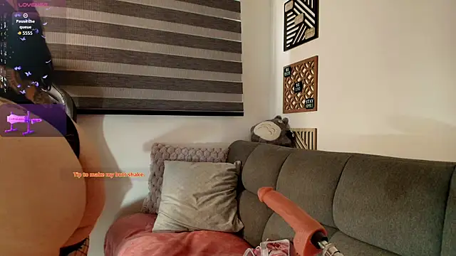 Snapshot of love_sharol_ chatting on 11-20-25, 01:00 love sharol online show from 11-20-25, 01:00