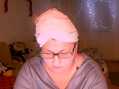 mayamayx online show from 12-14-25, 07:07