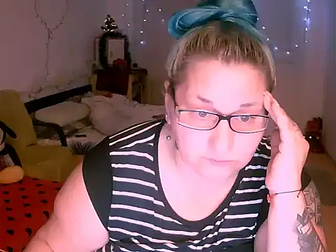 mayamayx online show from 12-19-25, 06:04