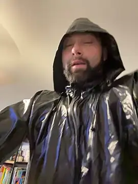 Snapshot of Dadbod4you chatting on 03-11-25, 07:04 Dadbod4you online show from 03-11-25, 07:04