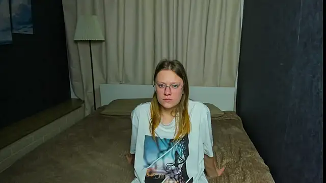 Snapshot of TessaSwans chatting on 01-30-25, 12:16 TessaSwans online show from 01-30-25, 12:16