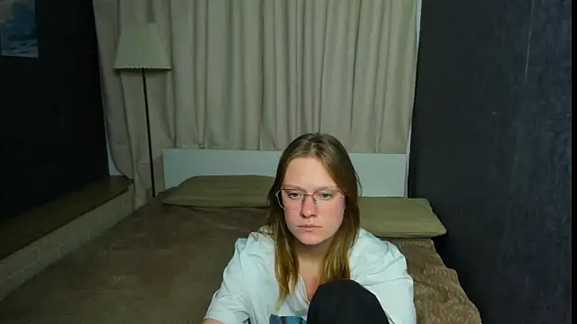 Snapshot of TessaSwans chatting on 01-30-25, 09:25 TessaSwans online show from 01-30-25, 09:25