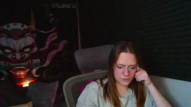 Snapshot of TessaSwans chatting on 02-01-25, 09:40 TessaSwans online show from 02-01-25, 09:40