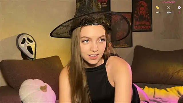 Snapshot of annylovely chatting on 10-24-25, 05:42 annylovely online show from 10-24-25, 05:42