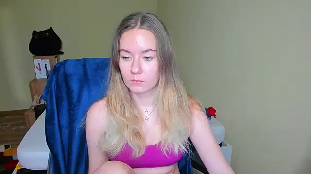 EmilyPaw online show from 02-12-25, 10:35