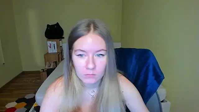 EmilyPaw online show from 02-14-25, 08:52