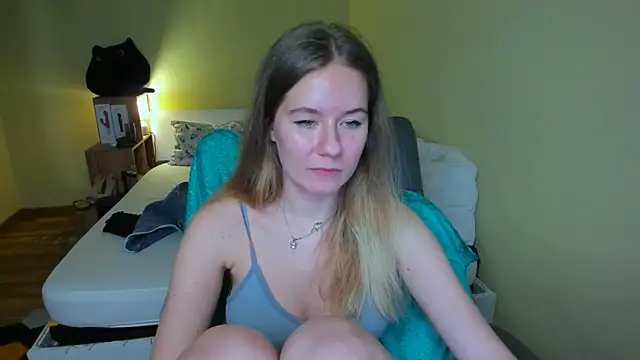 EmilyPaw online show from 02-16-25, 05:48