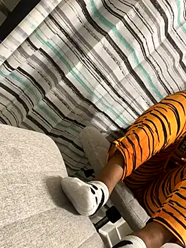 Snapshot of theprettysoles chatting on 11-01-25, 07:10 theprettysoles online show from 11-01-25, 07:10