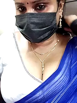 Queenflowerr online show from 01-29-25, 08:51