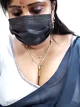 Queenflowerr online show from 02-10-25, 10:19