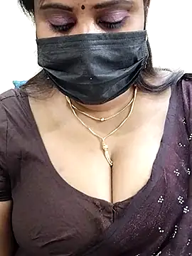 Queenflowerr online show from 02-15-25, 06:12