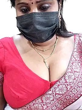 Queenflowerr online show from 02-16-25, 06:21